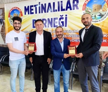 Sinanoğlu ve Metinalılardan İHA’ya iki plaket
