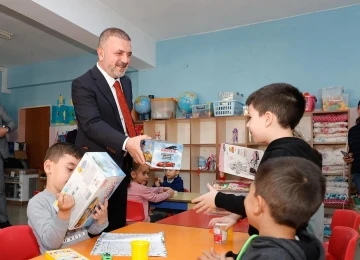 Sincan Belediye Başkan Ercan çocuklarla ve vatandaşlarla buluştu
