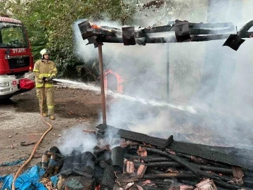 Sındırgı’da mahalle fırını yandı
