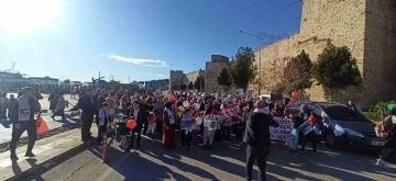 Sinop’ta minikler Gazze için yürüdü
