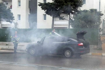 Sinop’ta seyir halindeki otomobilden dumanlar yükseldi
