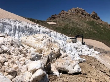 Şırnak’ta Temmuz ayında karla mücadele devam ediyor
