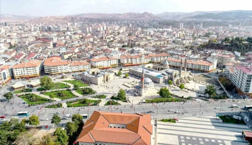 Sivas, Kayseri ve Yozgat illerinde yoksul sayısı 2024 yılında bir önceki yıla göre 100 bin kişi azaldı
