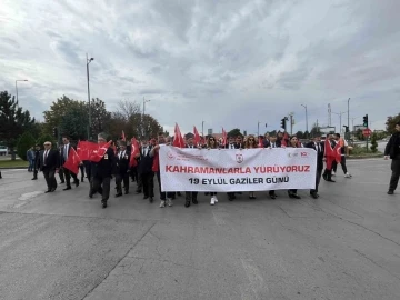 Sivas’ta gazilerin gururlu yürüyüşü
