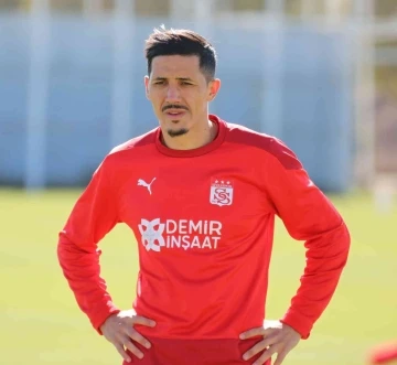 Sivasspor, Fayçal Fajr’a yeni bir sözleşme önerecek
