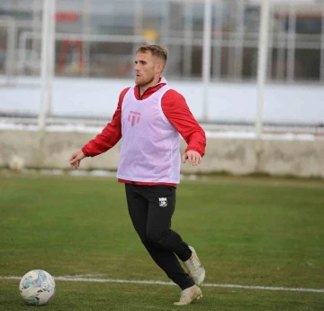 Sivassporun yeni transferi Samu Saiz ilk idmana çıktı
