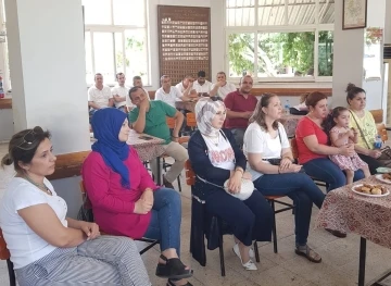 Şoför eşlerine “En iyi narkotik polis anne” projesi anlatıldı
