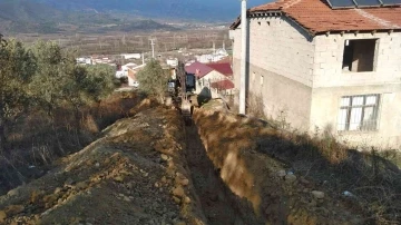 Sondaj yapılırken bulundu, bin metrelik yeni hat ile musluklara ulaştırılacak
