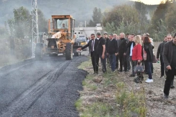 Soner Çetin’den Salbaş'ta asfalt denetimi