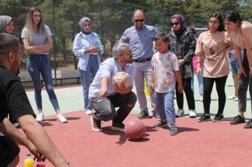 Spor aktiviteleri ile gönüllerince eğlendiler
