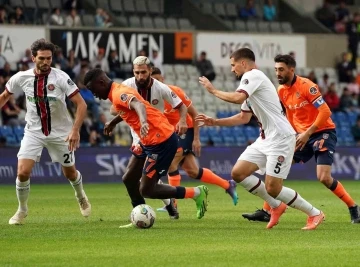 Spor Toto Süper Lig: Medipol Başakşehir: 0 - Karagümrük: 0 (Maç devam ediyor)
