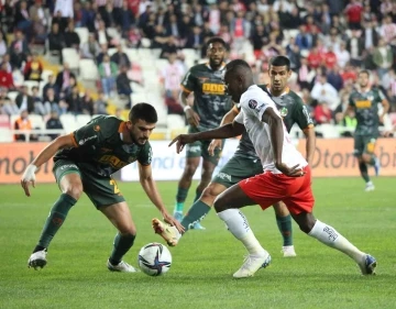 Spor Toto Süper Lig: Sivasspor: 0 - Aytemiz Alanyaspor: 0 (İlk Yarı)
