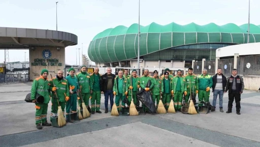 Stadyumun temizliğine Osmangazi desteği
