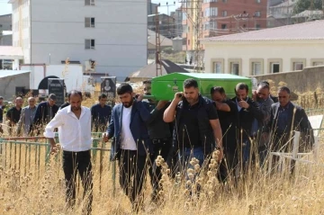 Su kanalında ölü bulunan Yücedağ gözyaşları arasında toprağa verildi
