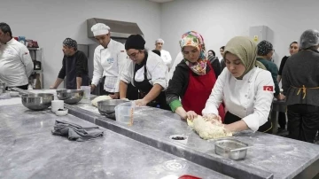 SUBÜ depremzedeler için ekmek üretimine başladı
