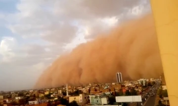 Sudan’ı kum fırtınası vurdu
