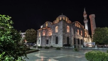 Sultan 2. Abdülhamit'in yapımına destek verdiği Teze camii depremde yıkıldı!