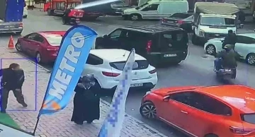 Sultangazi’de motorlu saldırganların açtığı ateşte 2 kişi yaralandı
