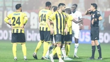 Süper Lig'de tarihe geçen maç! Takım sahadan çekildi