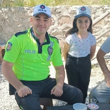 Sürücülere mola, uyarı ve çay ikramı
