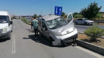 Tabelaları yıkıp refüje çıktı
