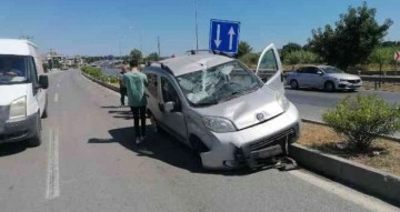 Tabelaları yıkıp refüje çıktı