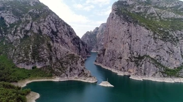 Tabiat parklarına ziyaretçi akını
