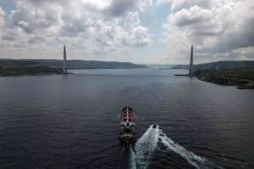 Tahıl yüklü gemi ‘Razoni’ İstanbul Boğazı’nda
