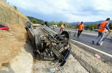 Takla atan otomobildeki 3 kişi yaralandı
