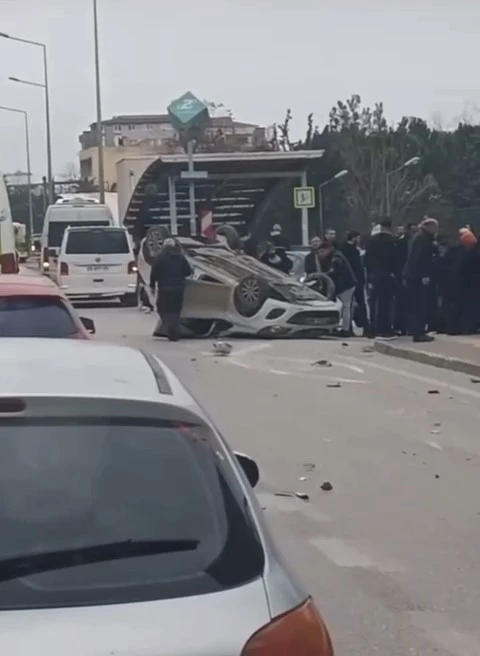 Takla atan otomobilden burnu bile kanamadan çıktı
