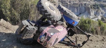 Takla atan traktörün sürücüsü yaralandı
