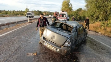 Takla atıp yolun karşısına geçen otomobilin sürücüsü yaralandı
