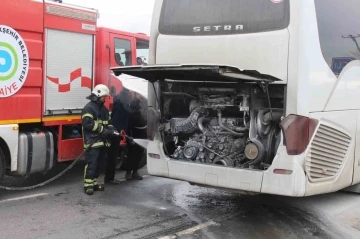 Tamire giden yolcu otobüsünde yangın çıktı
