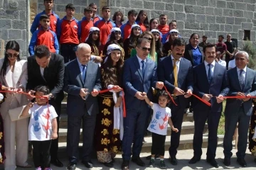 Tarihi Meydan Medresesinde yılsonu sergisi
