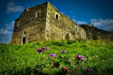 Tarihi ve turistik hazine Santa Harabeleri restorasyon çalışmalarını bekliyor
