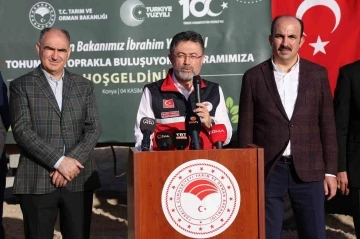 Tarım ve Orman Bakanı Yumaklı: &quot;Türkiye sertifikalı tohumda üretimini 10 kat artırdı&quot;
