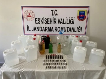 Tarımsal etil alkolle sahte içki yapan kişi yakalandı
