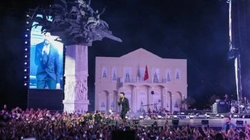 Tarkan’dan İzmir konseri paylaşımı: İlk 5’e girip tarihe geçmişiz