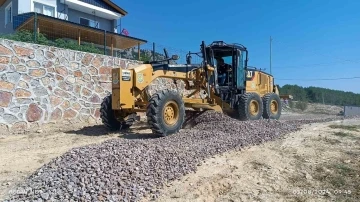 Tarsus Belediyesi kırsal mahallerdeki yolları yeniliyor
