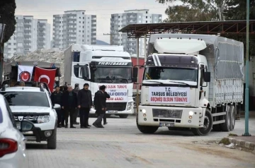 Tarsus Belediyesinin 4 yardım tırı deprem bölgesine doğru yola çıktı
