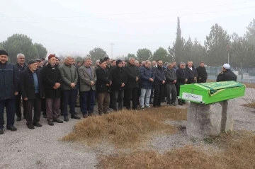 Taşova’da ölü bulunan kayıp yaşlı kadın defnedildi
