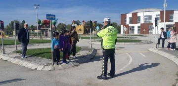 Tavşanlı’da 218 öğrenciye temel trafik eğitimi verildi
