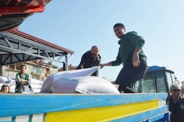 Tavşanlı’da çiftçilere sertifikalı tohumları teslim edildi
