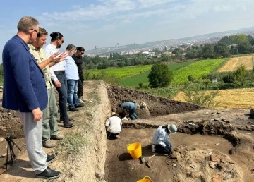 Tavşanlı’nın 8 bin yıllık geçmişine ışık tutacak kazı çalışmaları devam ediyor
