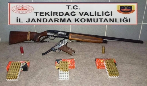 Tekirdağ’da jandarma operasyonlarında ruhsatsız silahlar ele geçirildi
