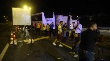 TEM’de tır, kamyon ve yolcu otobüsü kazaya karıştı: 8 yaralı
