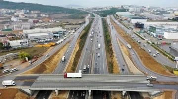 TEM’in Gebze güzergahı yeşile bürünüyor
