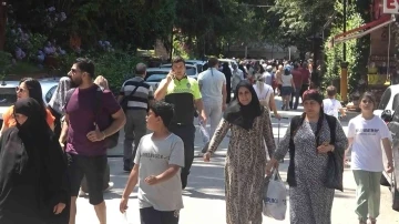 Termal, bayramda yerli ve yabancı turistlerle doldu taştı
