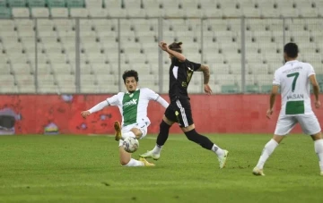 TFF 2. Lig: Bursaspor: 0 - Esenler Erokspor: 3
