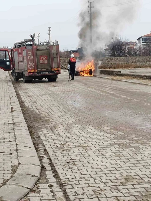 Tofaş otomobil alevlere teslim oldu
